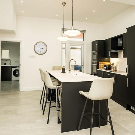 Luxury Central 4 Bdr House By Belfast City Breaks ภายนอก รูปภาพ